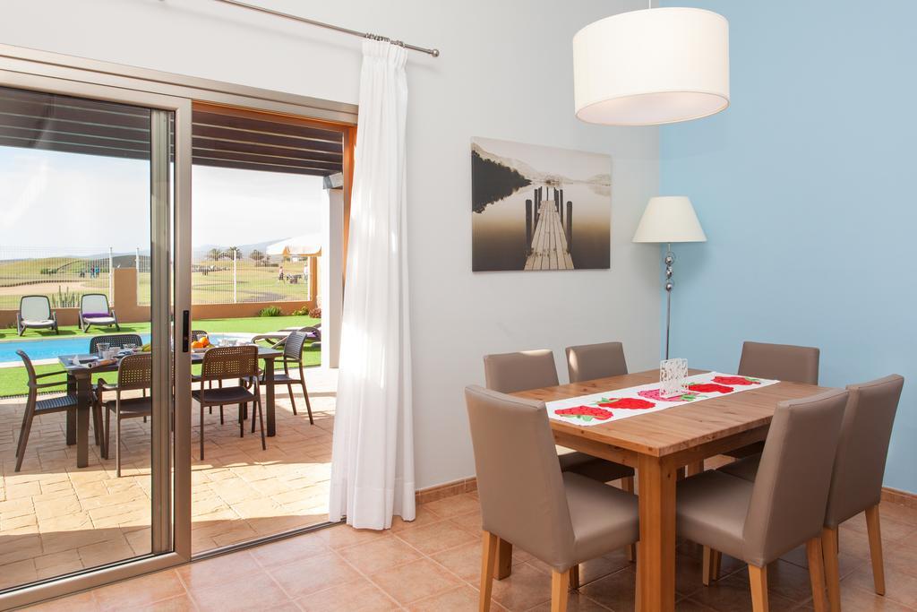 Villa Con Piscina ,Vista Mar Y Campo De Golf 칼레타데푸스테 객실 사진