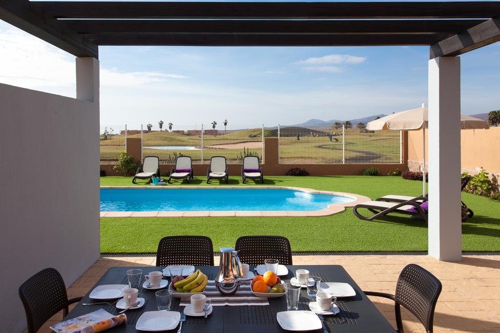 Villa Con Piscina ,Vista Mar Y Campo De Golf 칼레타데푸스테 객실 사진