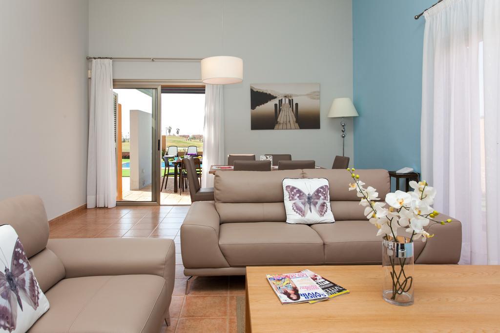 Villa Con Piscina ,Vista Mar Y Campo De Golf 칼레타데푸스테 객실 사진